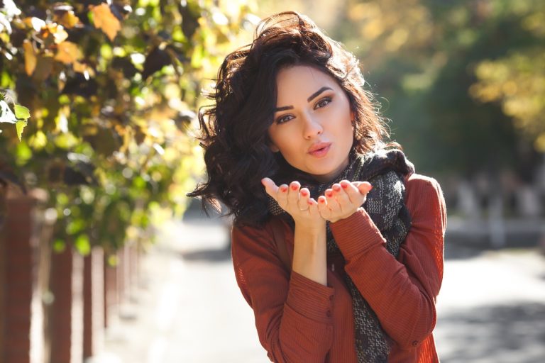 Fall in Love with Your Skin: Top Autumn Skincare Tips